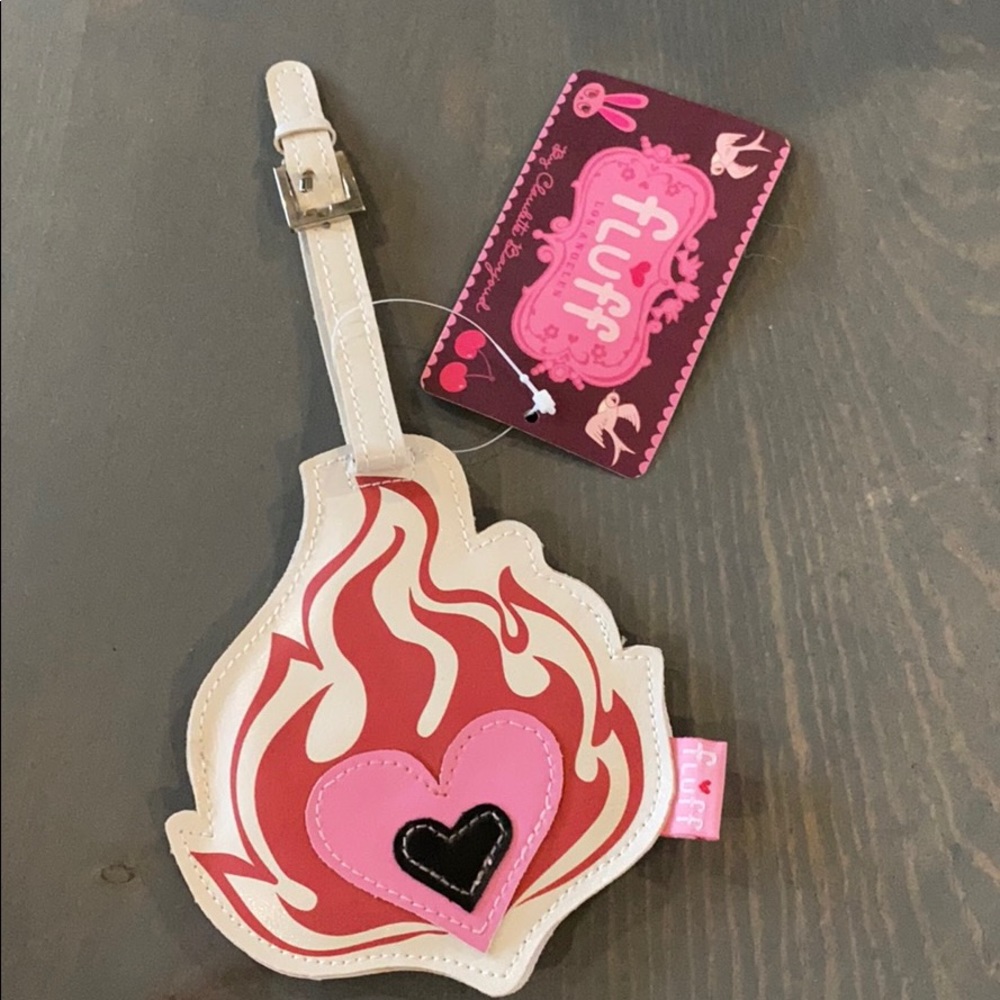 Fluff flame heart brand new luggage tag!♥️💕
